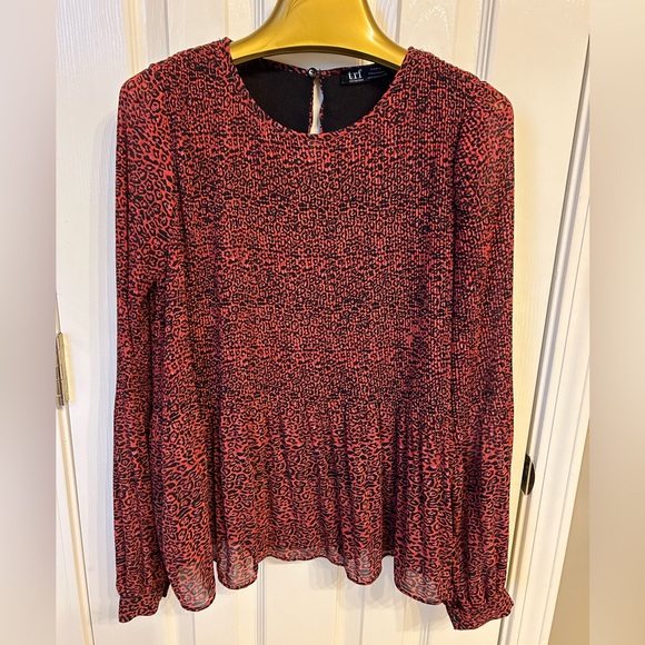 Zara Red and Black Cheetah Long Sleeve Size Small - Picture 1 of 6
